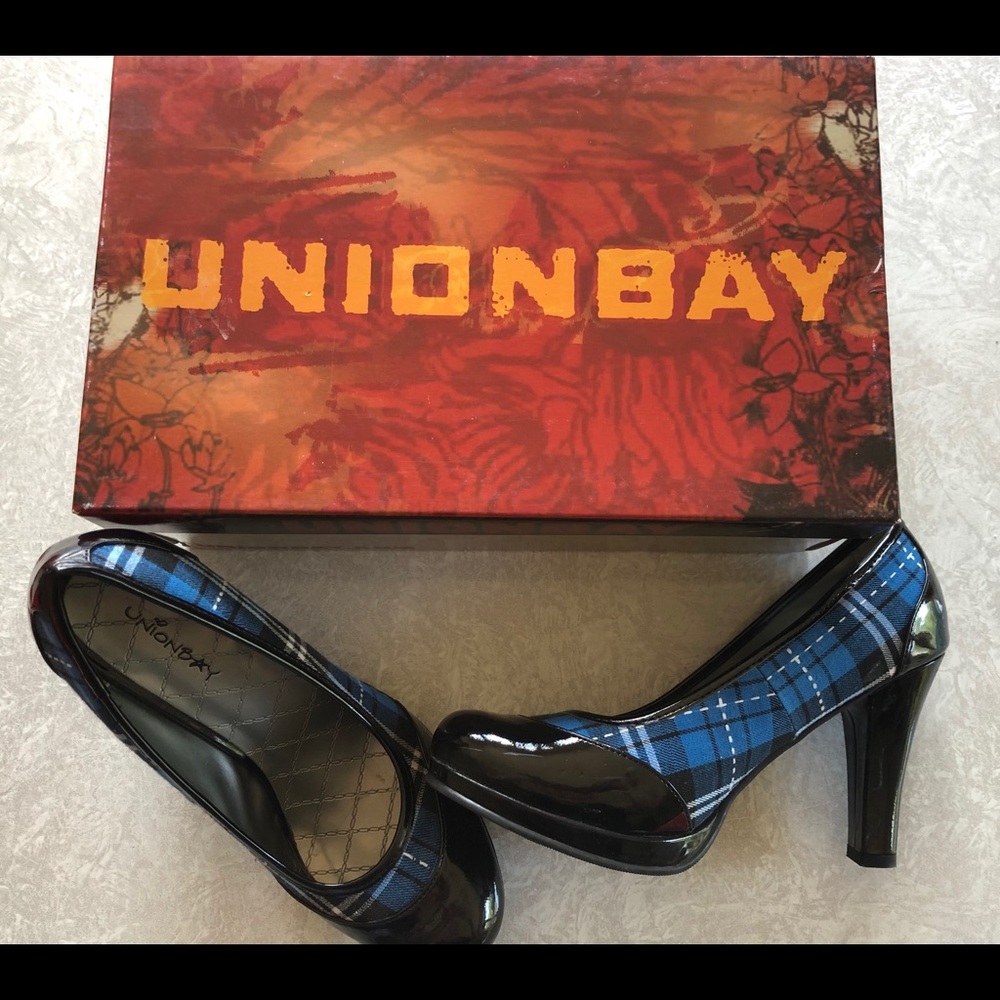 Unionbay blue and black plaid heels size 7